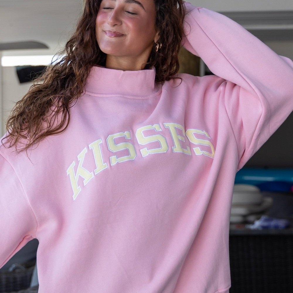 THE KISSES MOCKNECK